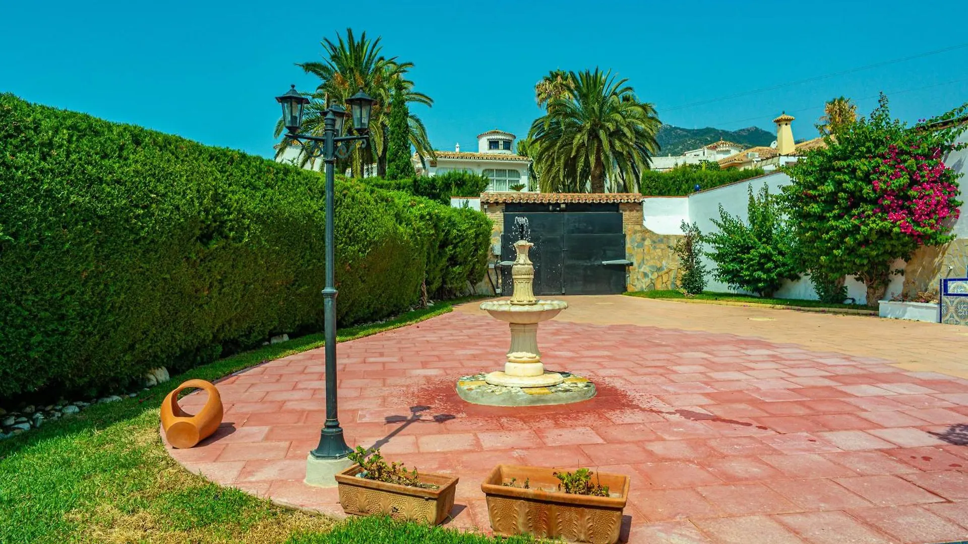 Villa Yanna بينالماذينا 0*,